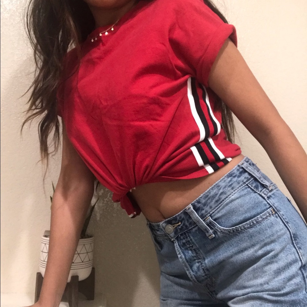 Red tee🦋
